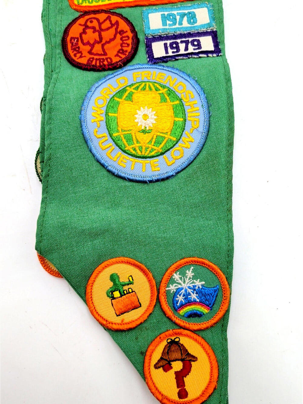 VTG 70s Girl Scout Uniform Sash +Badges Pins Patches Troop 589 Suncoast Catholic - Picture 8 of 10